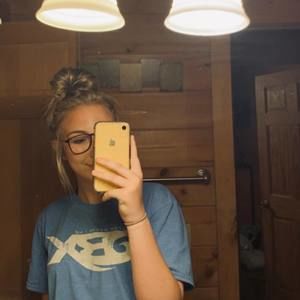 Meet your Posher, Alexis